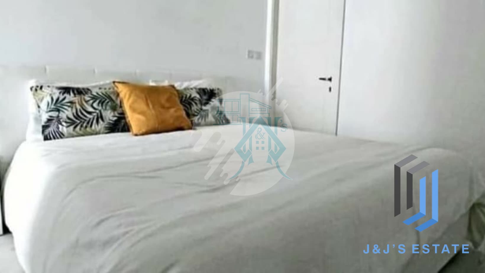 Two-bedroom apartment with balcony in Paceville, St Julian's · 2
