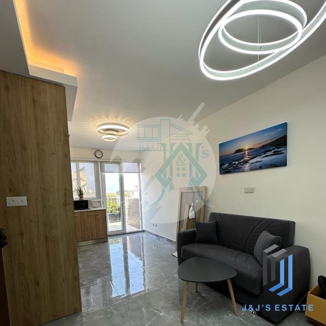 Elegant Duplex Penthouse in Mgarr · 2