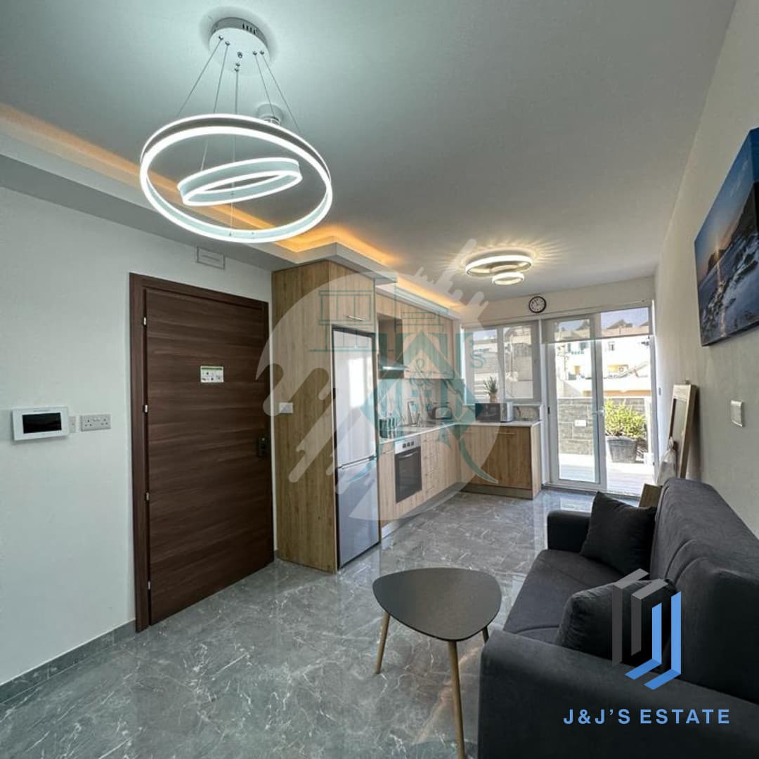 Elegant Duplex Penthouse in Mgarr · 5