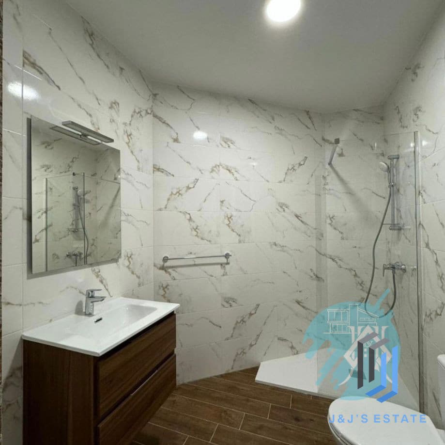 Three-bedroom apartment with balcony in central Birkirkara · 3