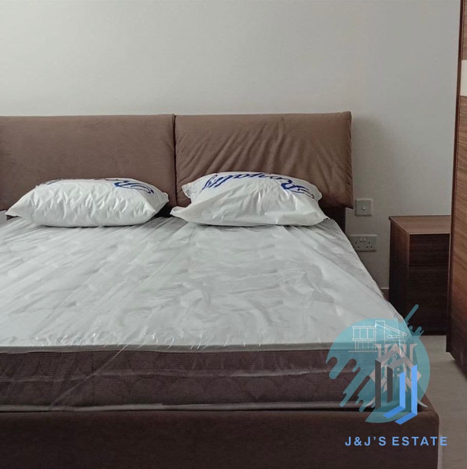 Three-bedroom apartment with balcony in central Birkirkara · 5