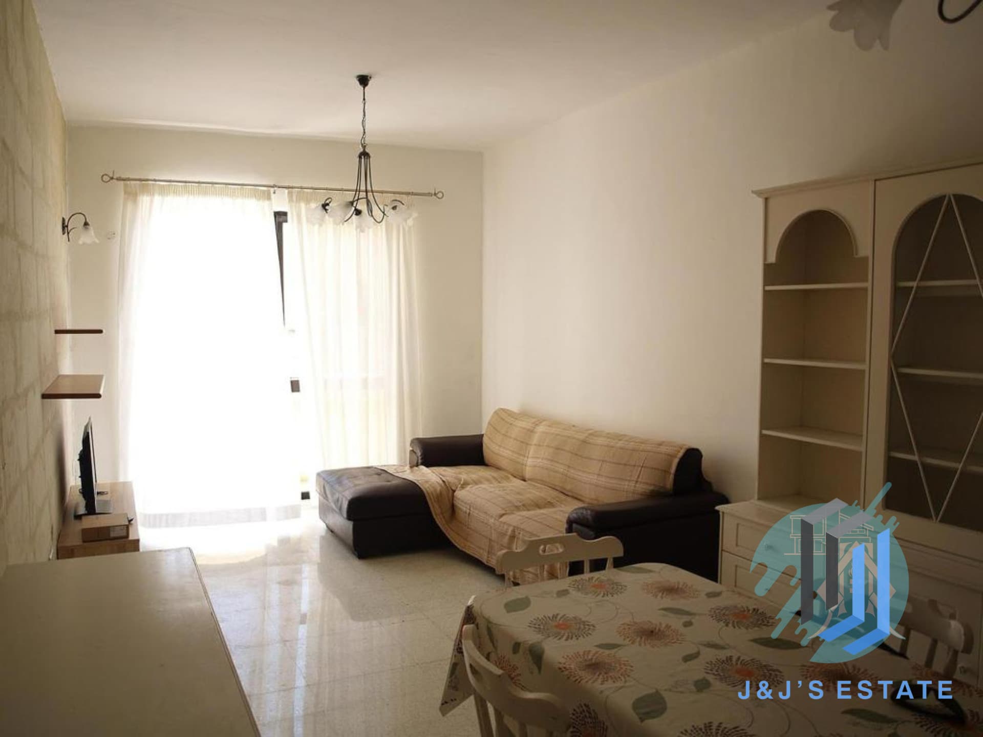 Spacious 3-Bedroom Apartment in Birkirkara · 4