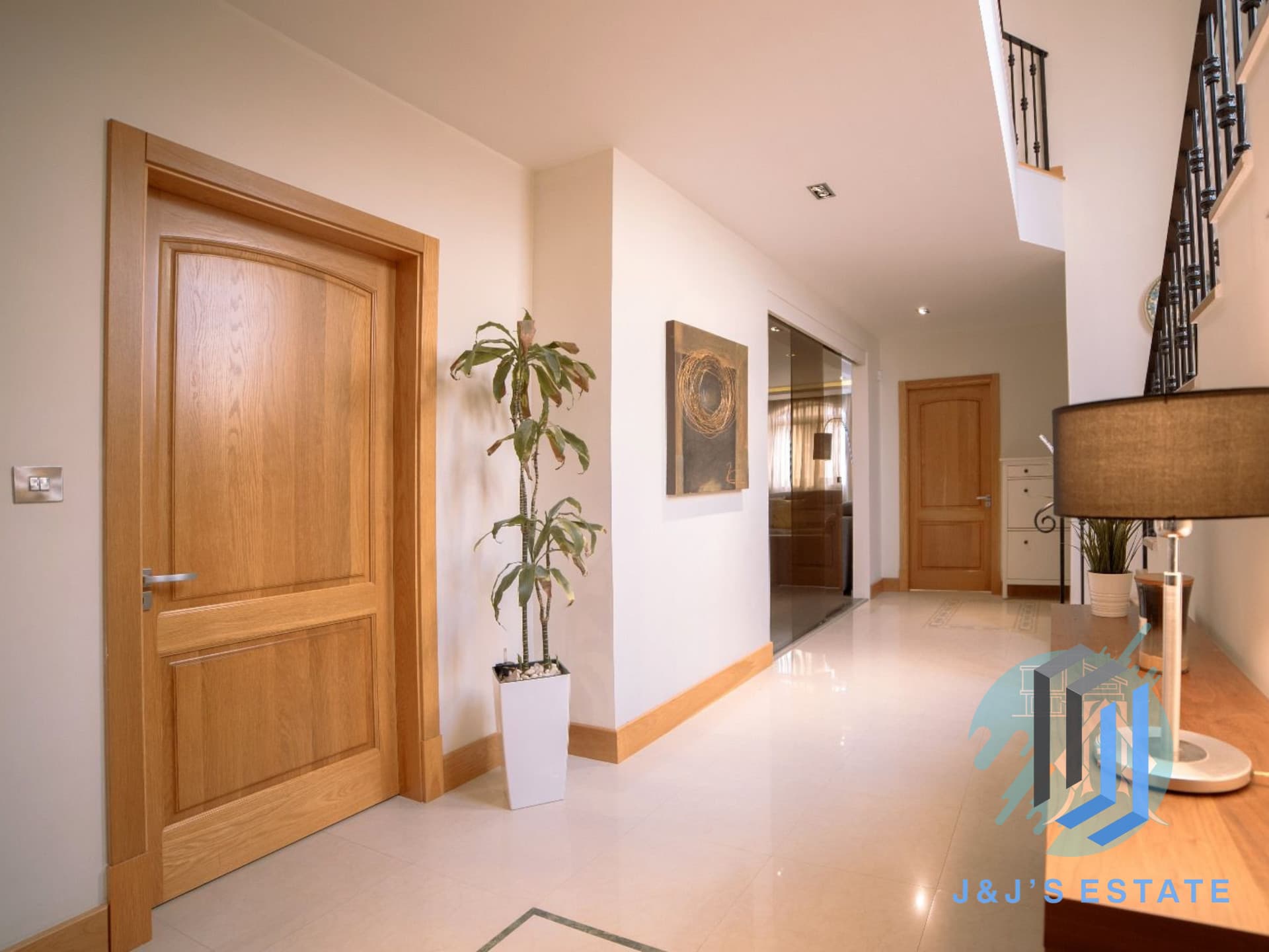 Elegant Semi-Detached Home in Ibragg · 10