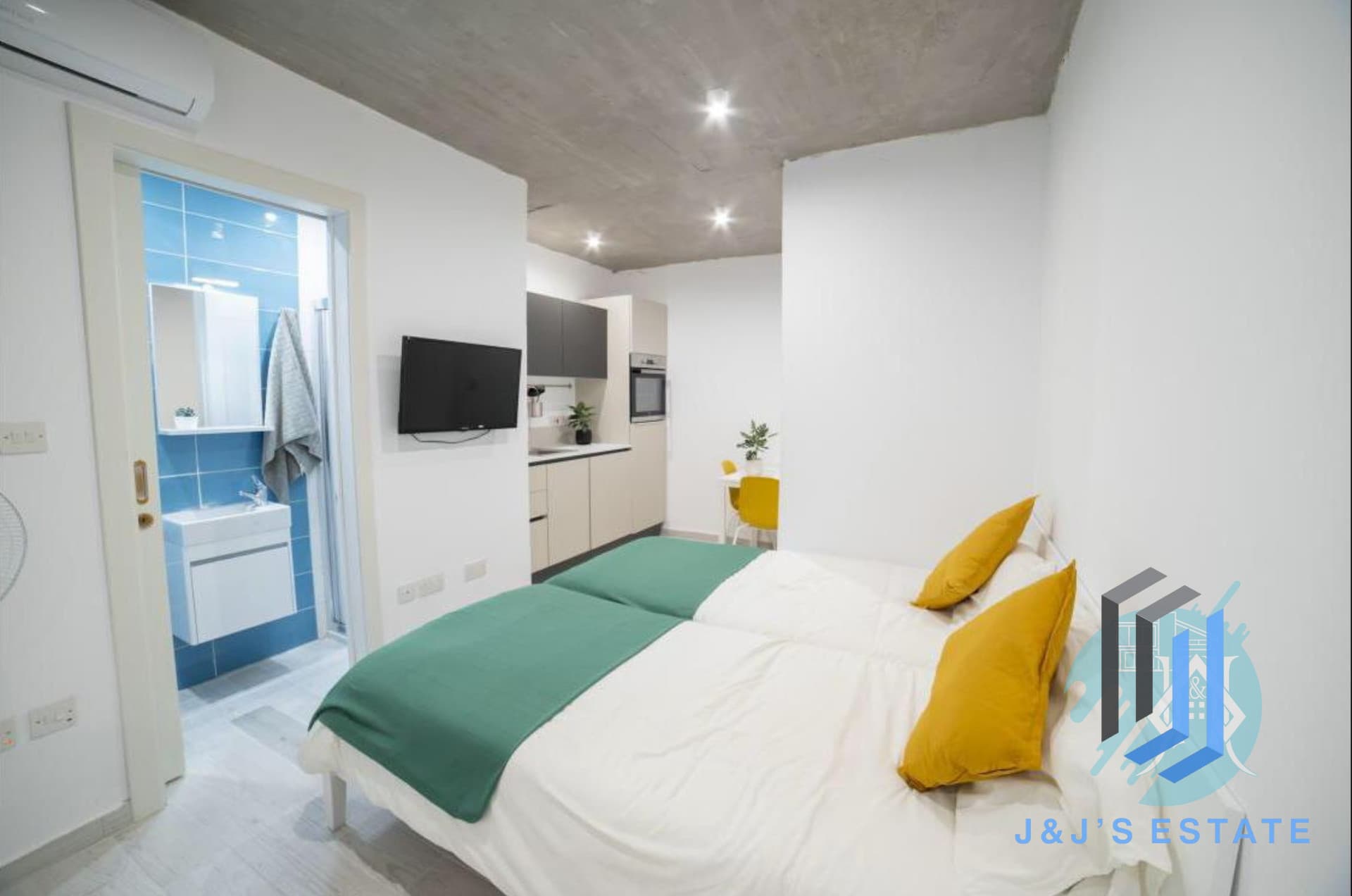 Cozy Studio in Paceville with AC · 4