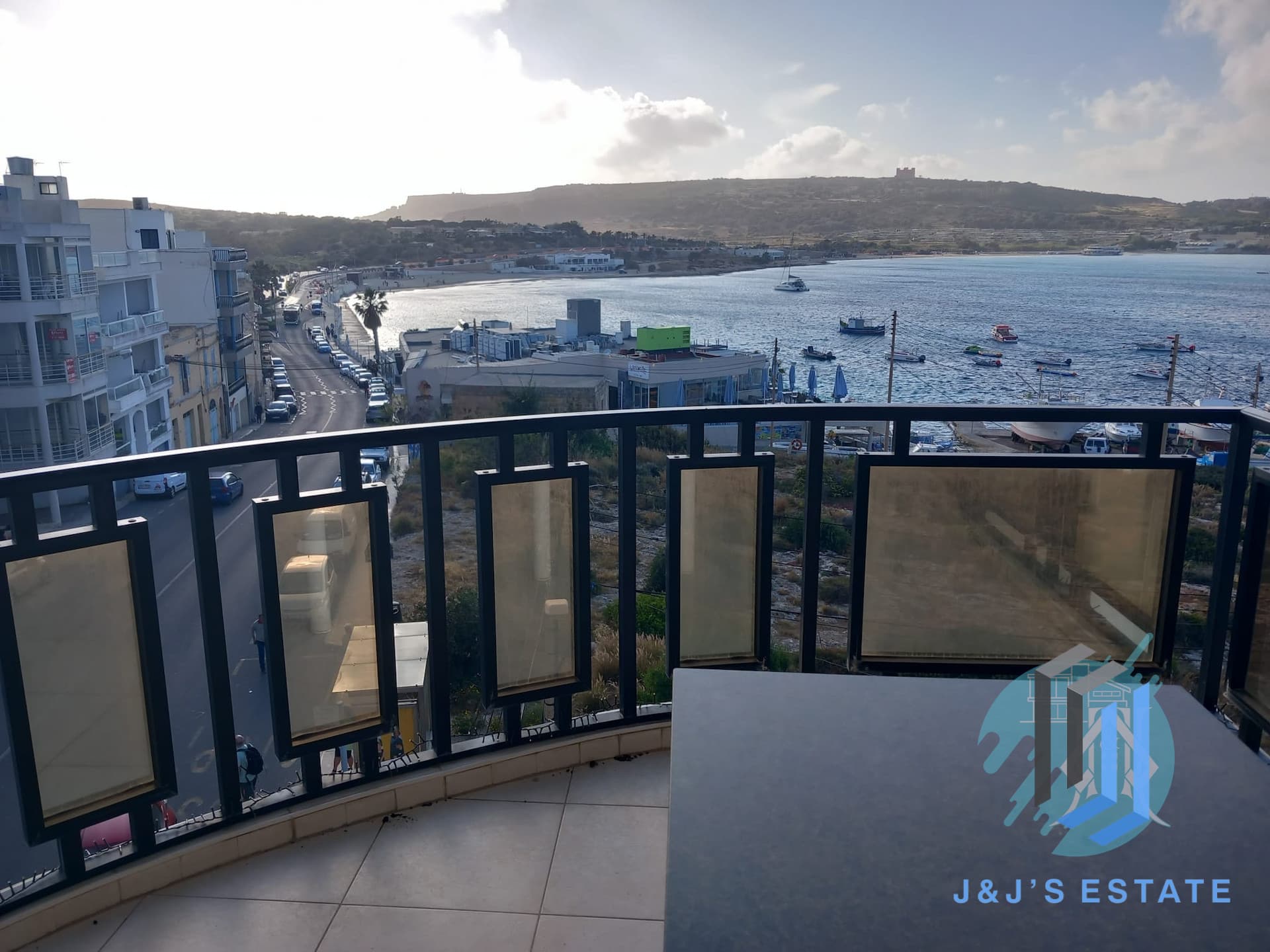 Charming 2-Bedroom Apartment with Sea View in Mellieħa · 3