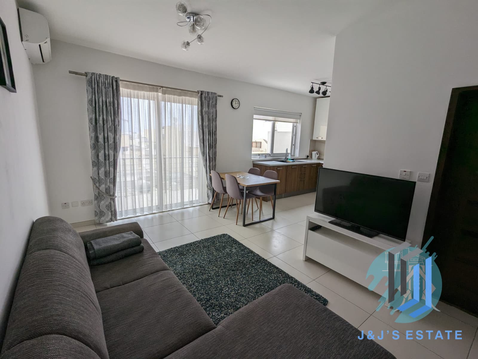 Modern 2-Bedroom Penthouse for Rent in Sliema · 2