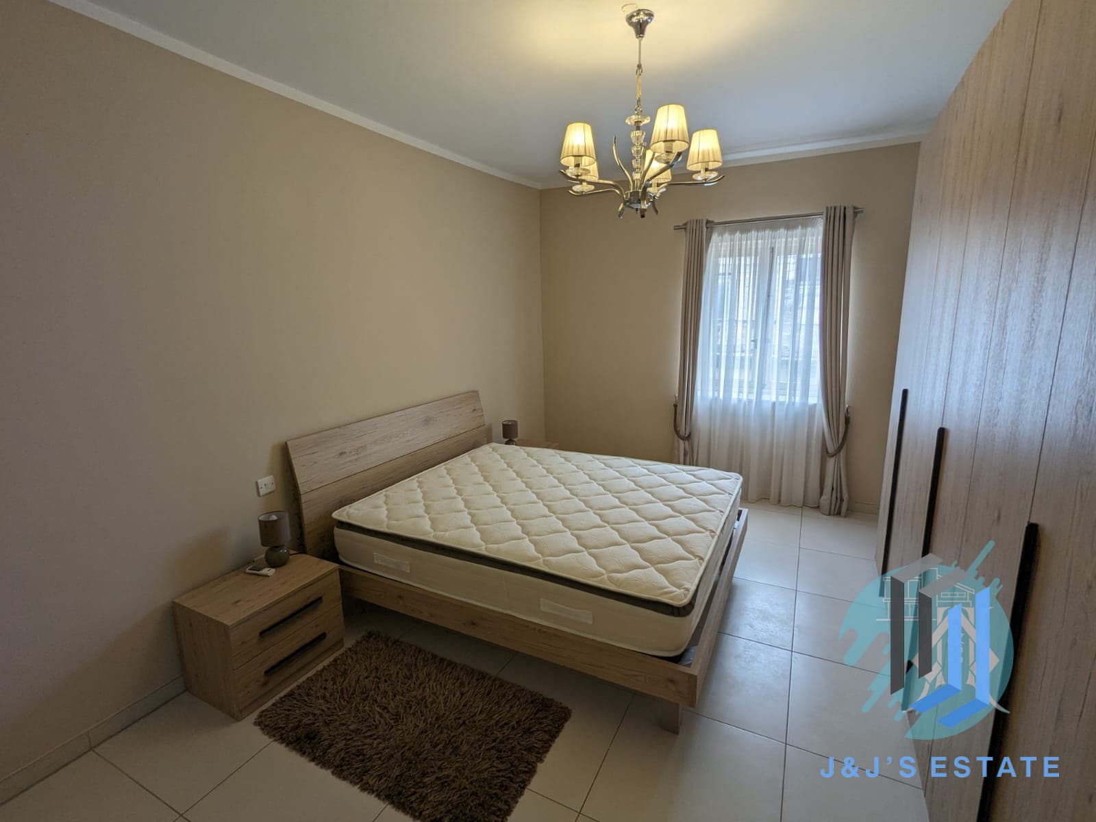 Modern 2-Bedroom Penthouse for Rent in Sliema · 3