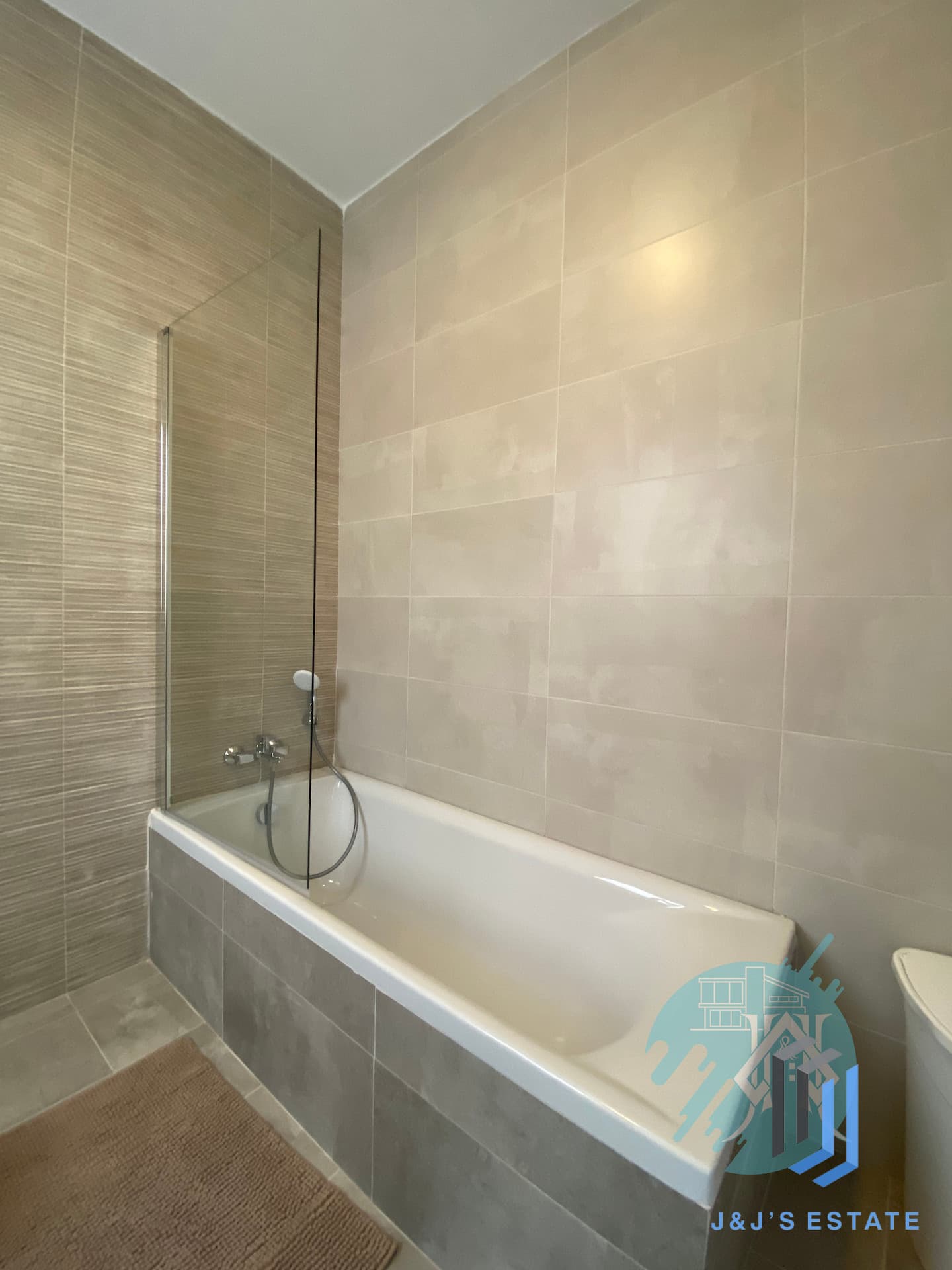 Modern 3-Bedroom Apartment in San Ġwann · 8