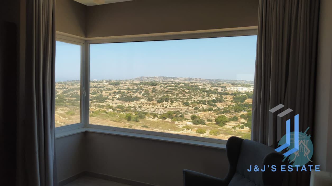 Modern 3-Bedroom Top Floor Apartment in Zurrieq · 2