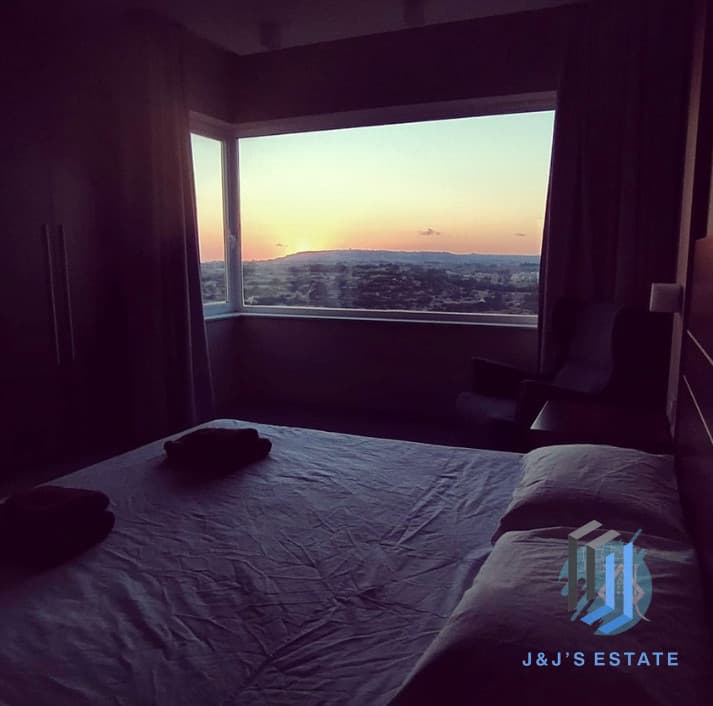 Modern 3-Bedroom Top Floor Apartment in Zurrieq · 3