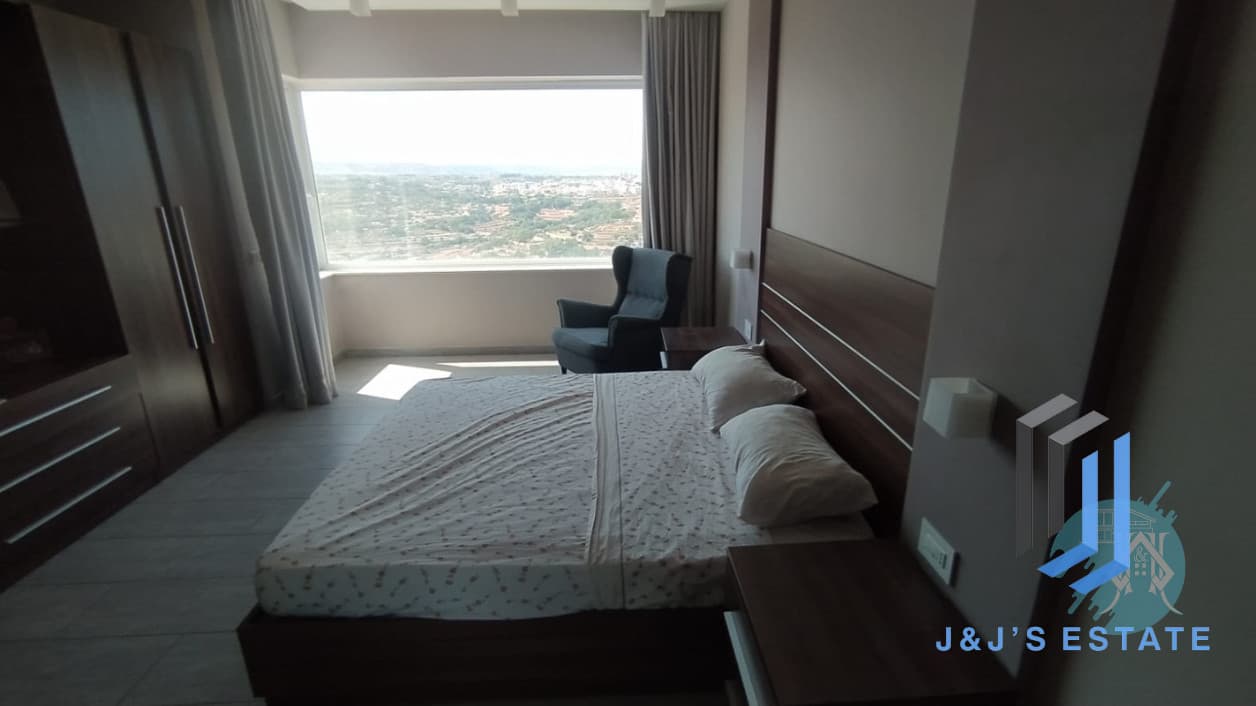 Modern 3-Bedroom Top Floor Apartment in Zurrieq · 4