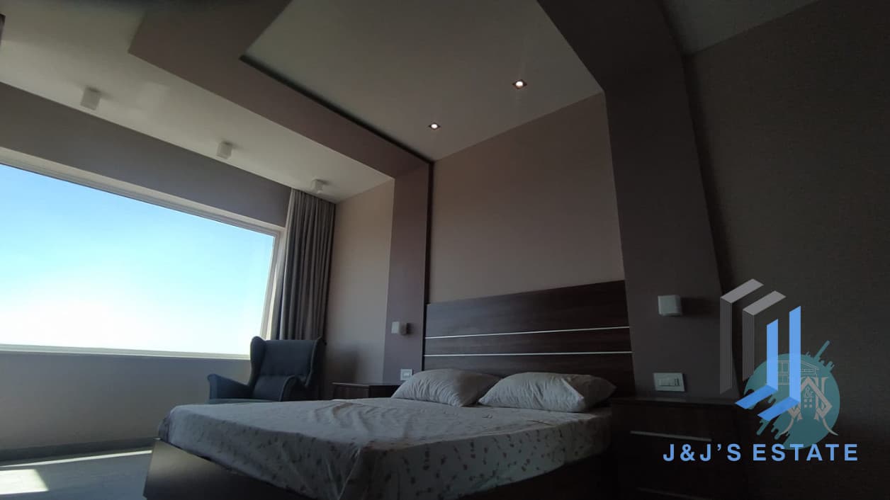 Modern 3-Bedroom Top Floor Apartment in Zurrieq · 5