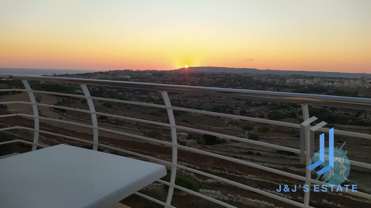Modern 3-Bedroom Top Floor Apartment in Zurrieq · 18