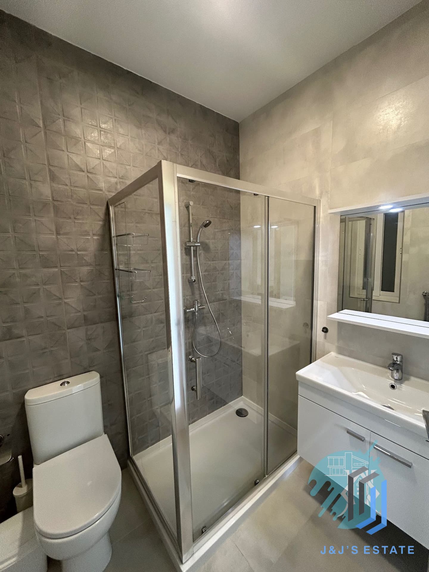 Contemporary Maisonette in Lija with Jacuzzi · 2