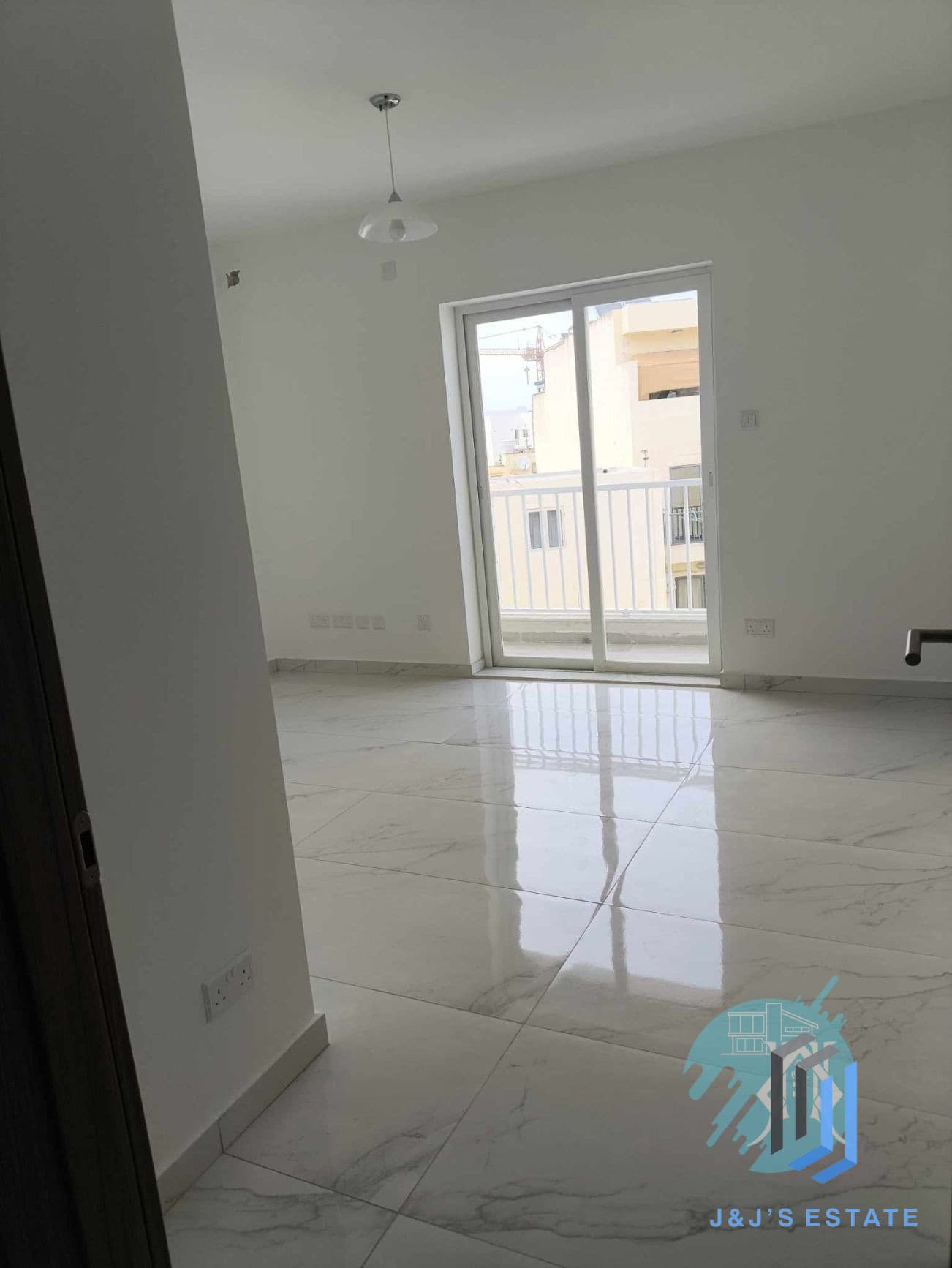 Contemporary 1st Floor Apartment in Siggiewi - Brand New · 12