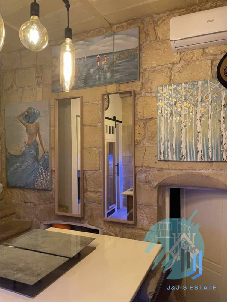 Modern 1-Bedroom Apartment with Mezzanine Office in Bormla
