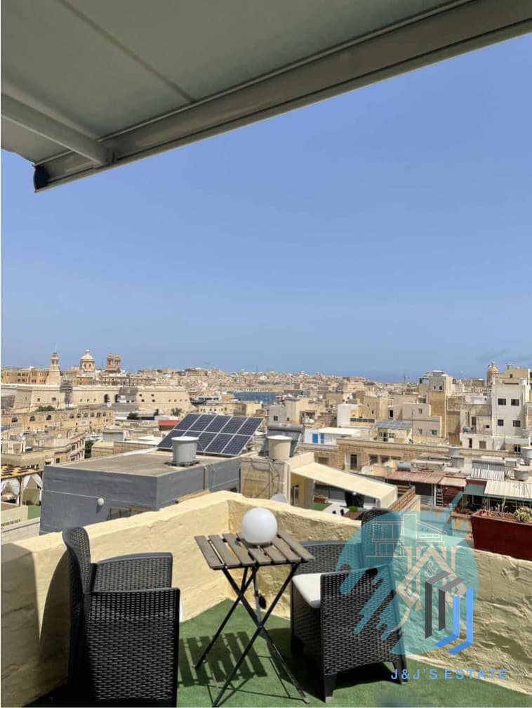 Modern 1-Bedroom Apartment with Mezzanine Office in Bormla · 19
