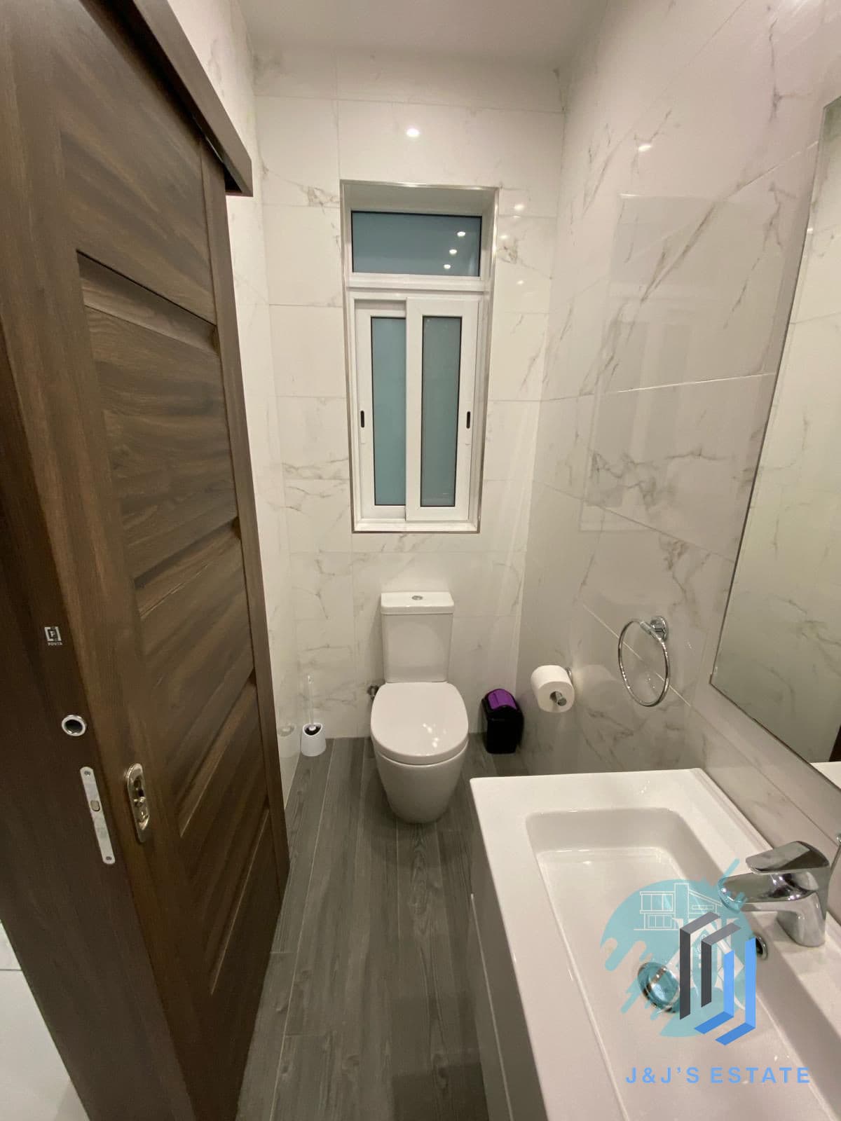 Contemporary 3-Bedroom Apartment in Swatar · 6
