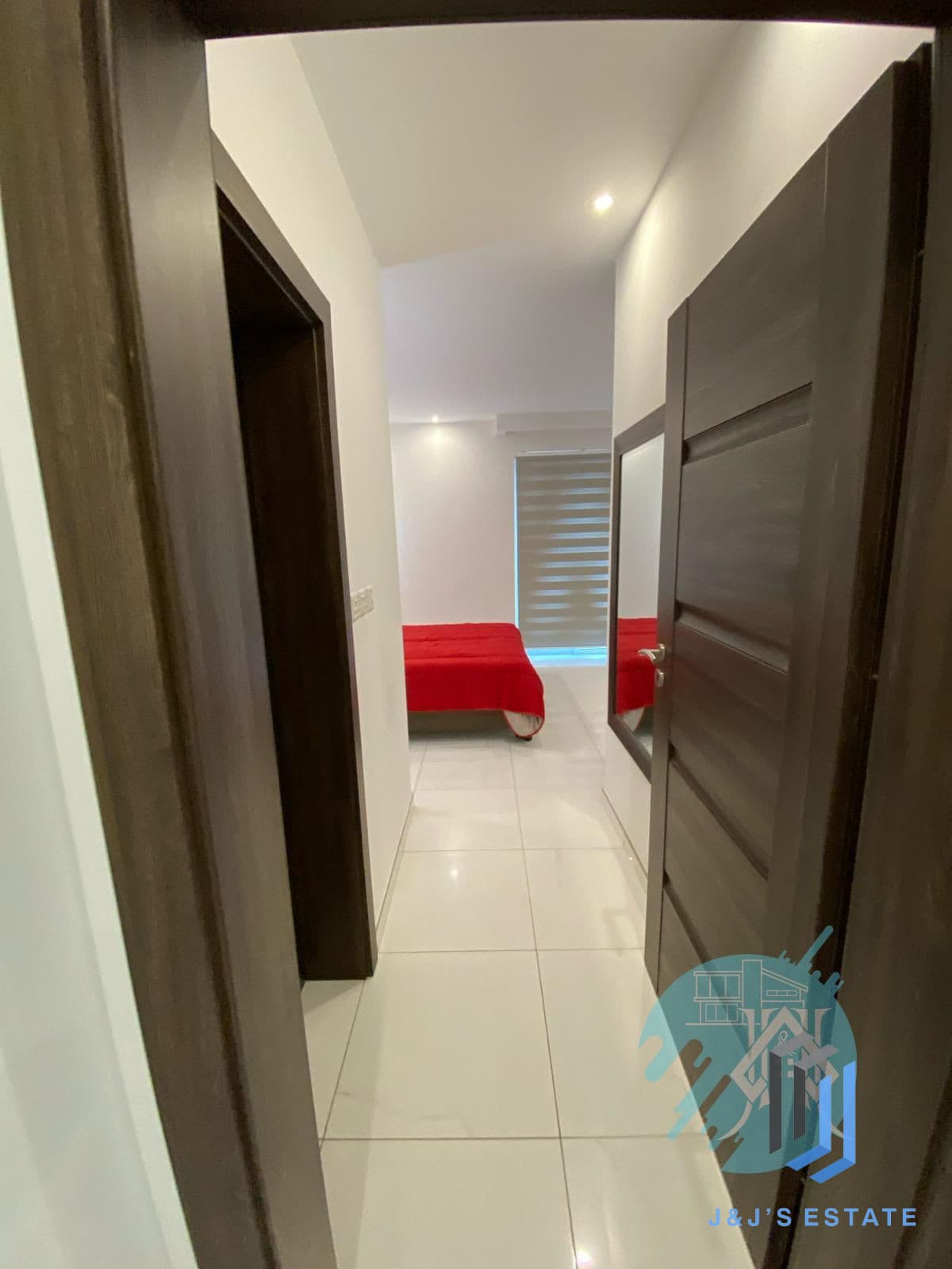 Contemporary 3-Bedroom Apartment in Swatar · 9