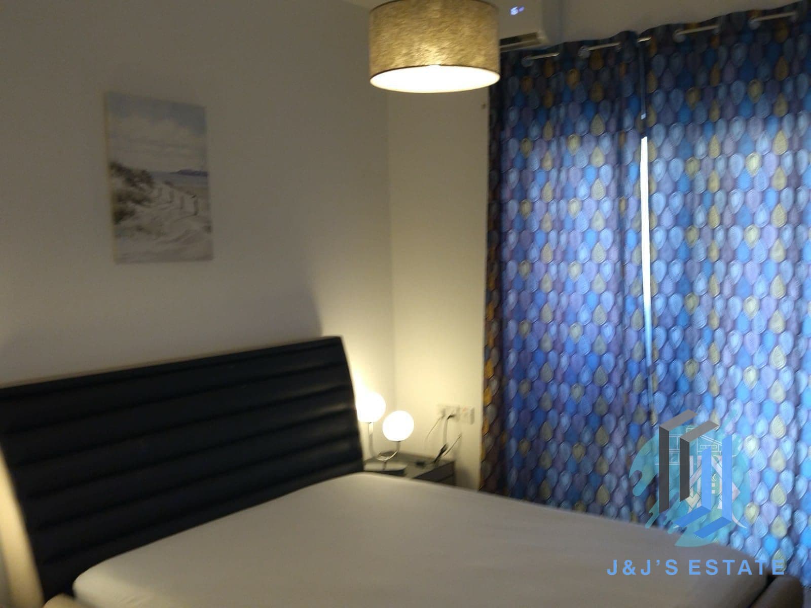 Luxurious 3-Bedroom Apartment in Sliema with Sea Views · 5
