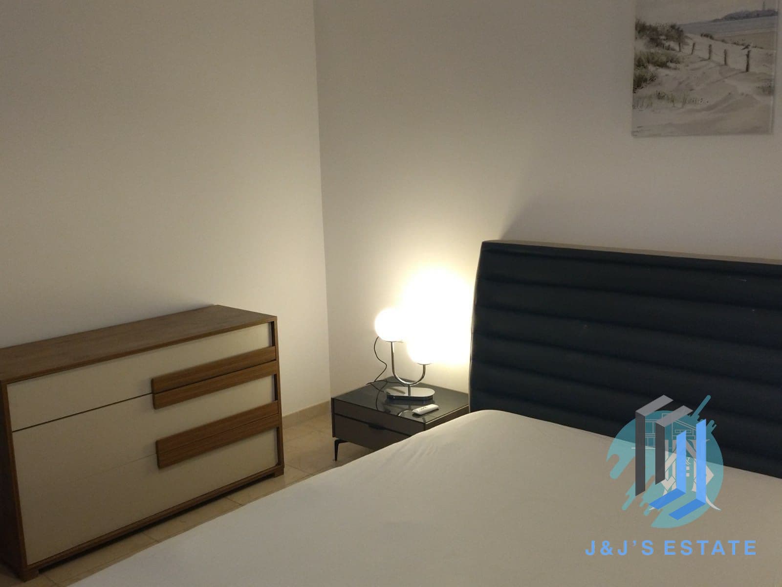Luxurious 3-Bedroom Apartment in Sliema with Sea Views · 6