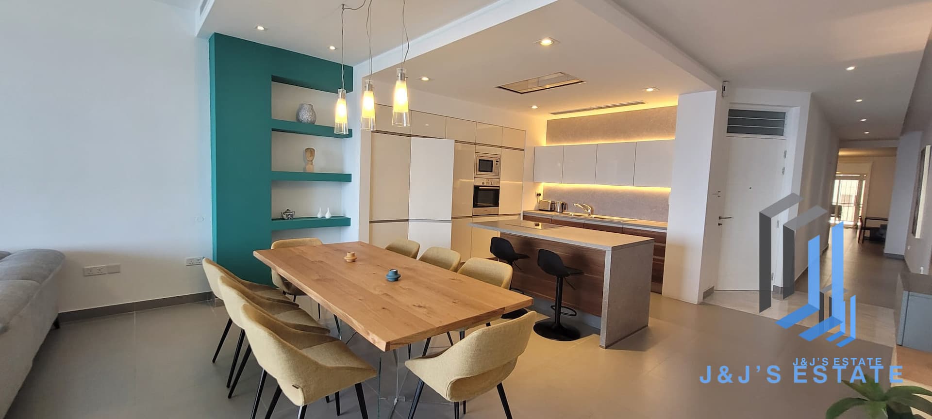 Luxurious Sea Front Apartment for Rent in Sliema · 5