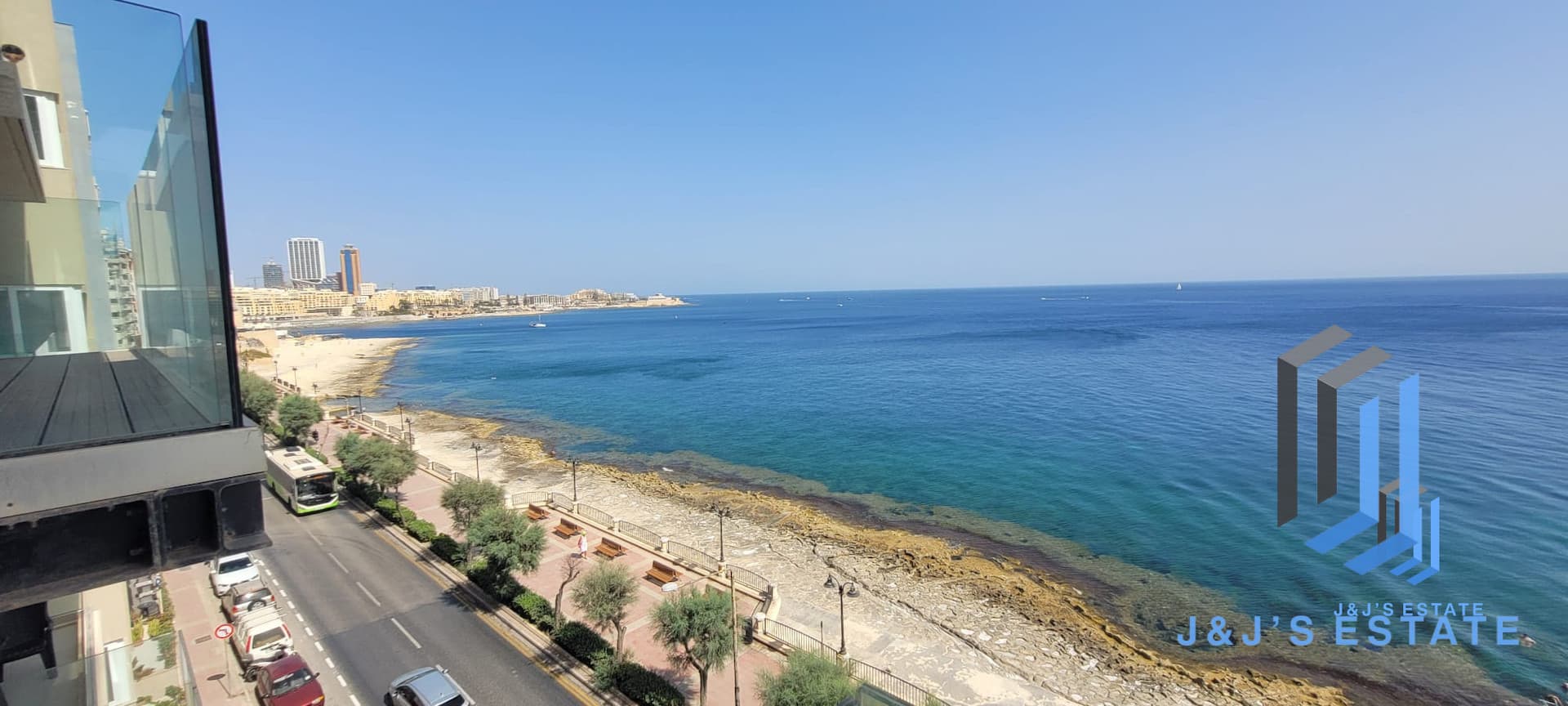 Luxurious Sea Front Apartment for Rent in Sliema · 6