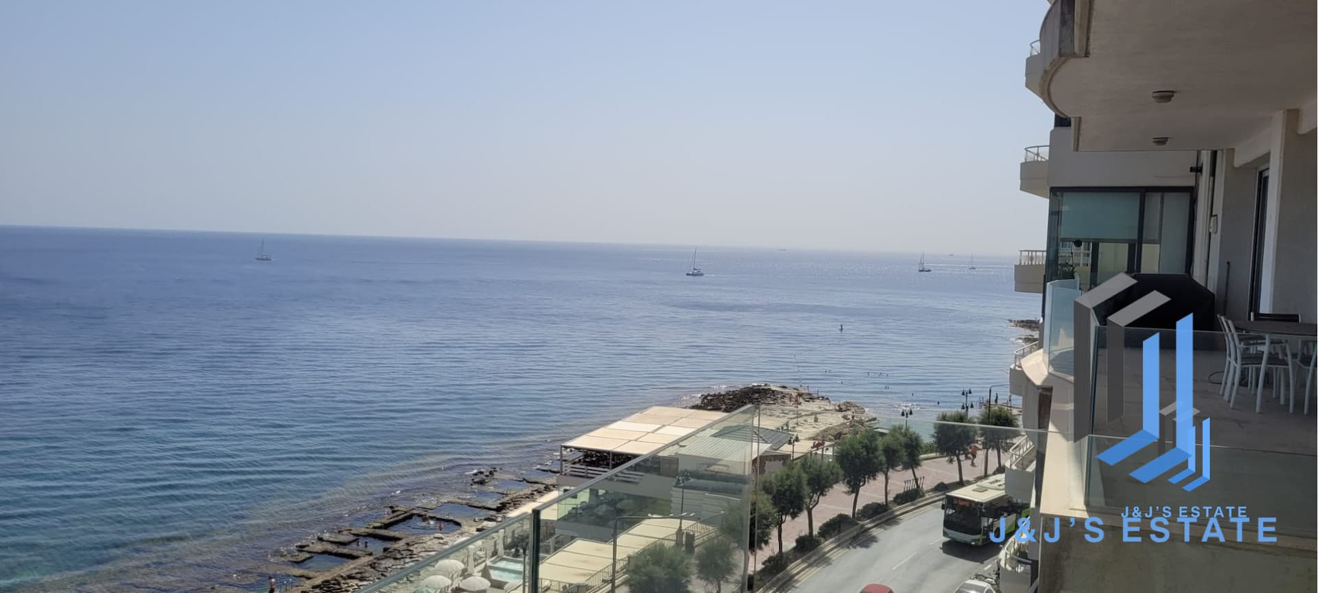 Luxurious Sea Front Apartment for Rent in Sliema · 7
