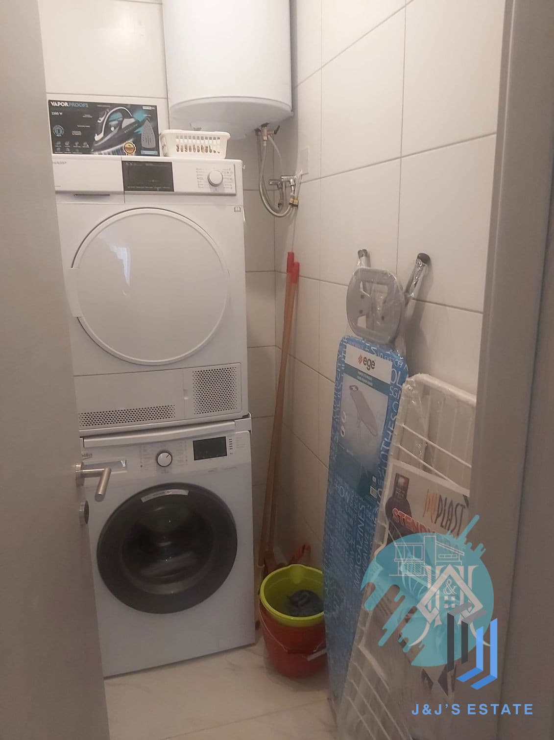 Modern 2-Bedroom Apartment in Iklin - Perfect for 4 People · 4
