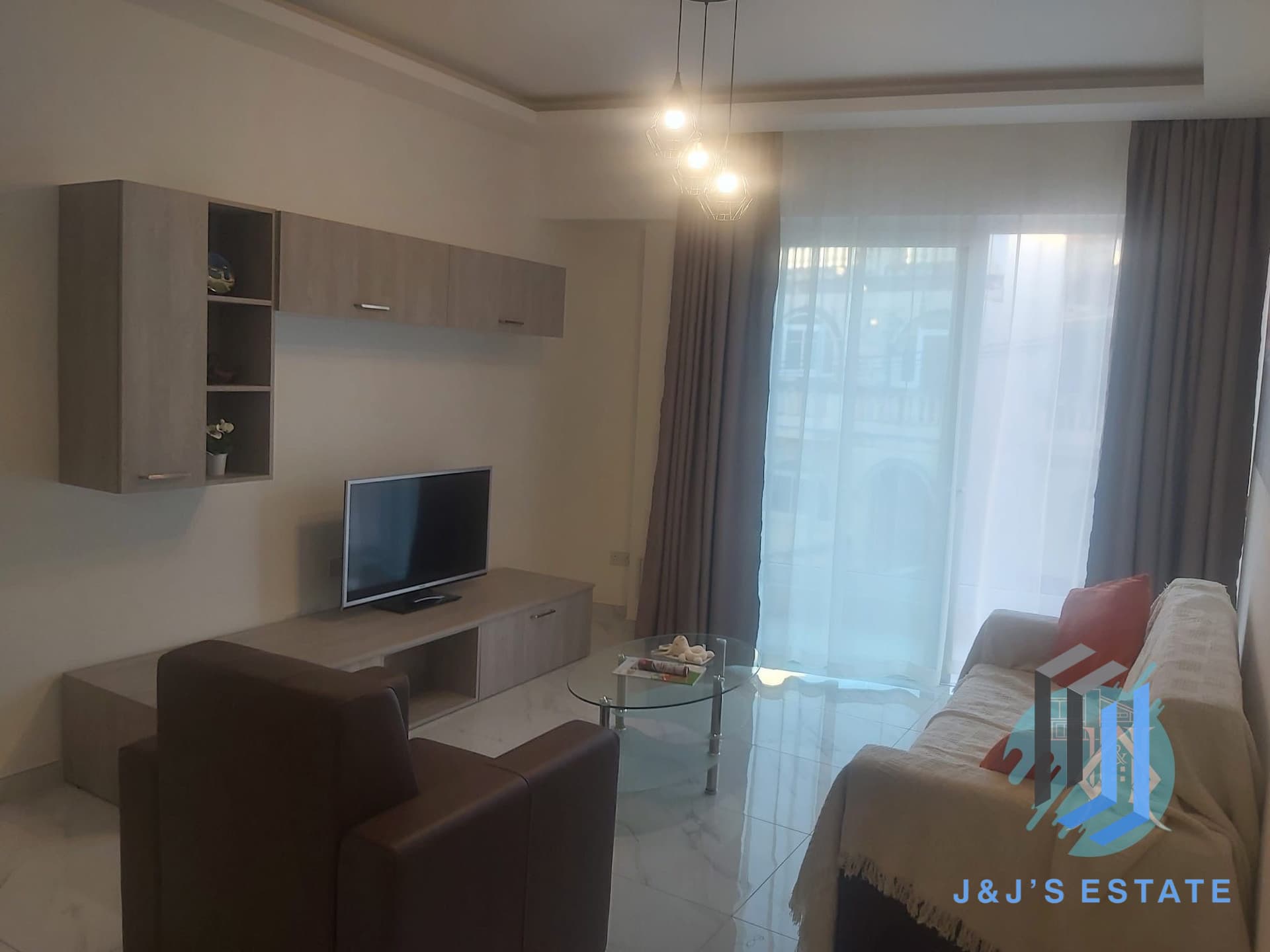 Modern 2-Bedroom Apartment in Iklin - Perfect for 4 People · 7