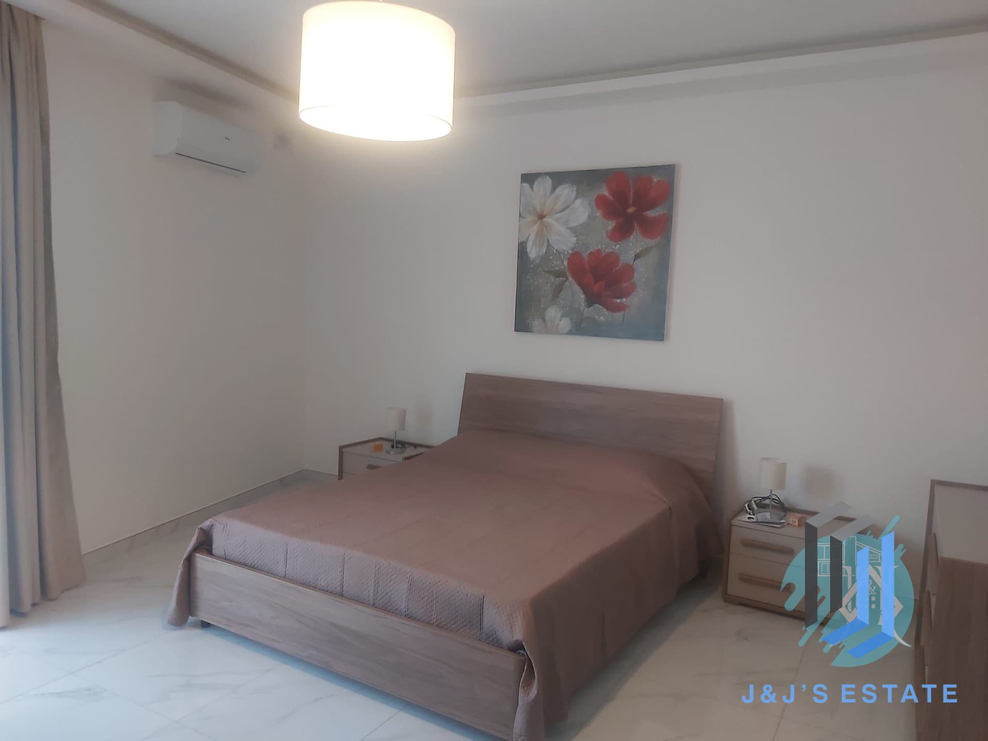 Modern 2-Bedroom Apartment in Iklin - Perfect for 4 People · 8