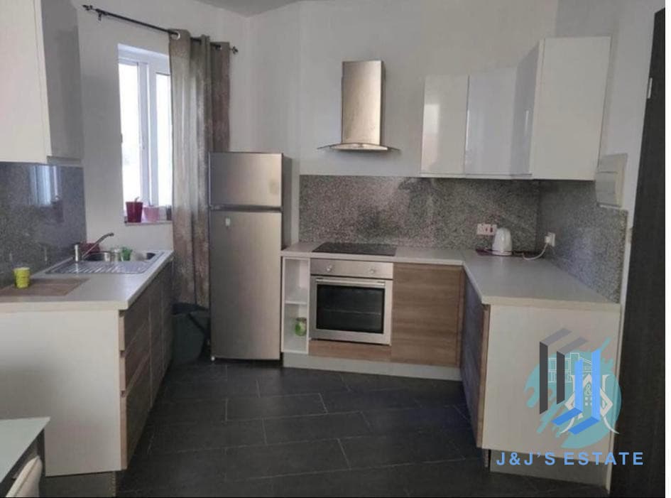 Luxurious 1-Bedroom Duplex Penthouse in Msida · 3