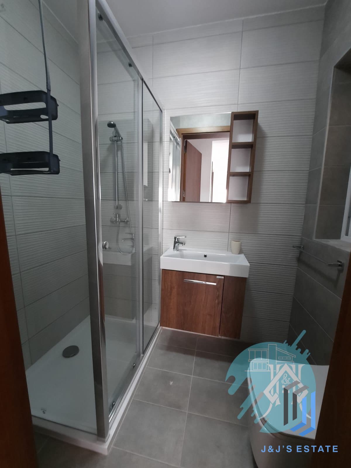 Spacious 3-Bedroom Duplex Penthouse in Sliema · 5