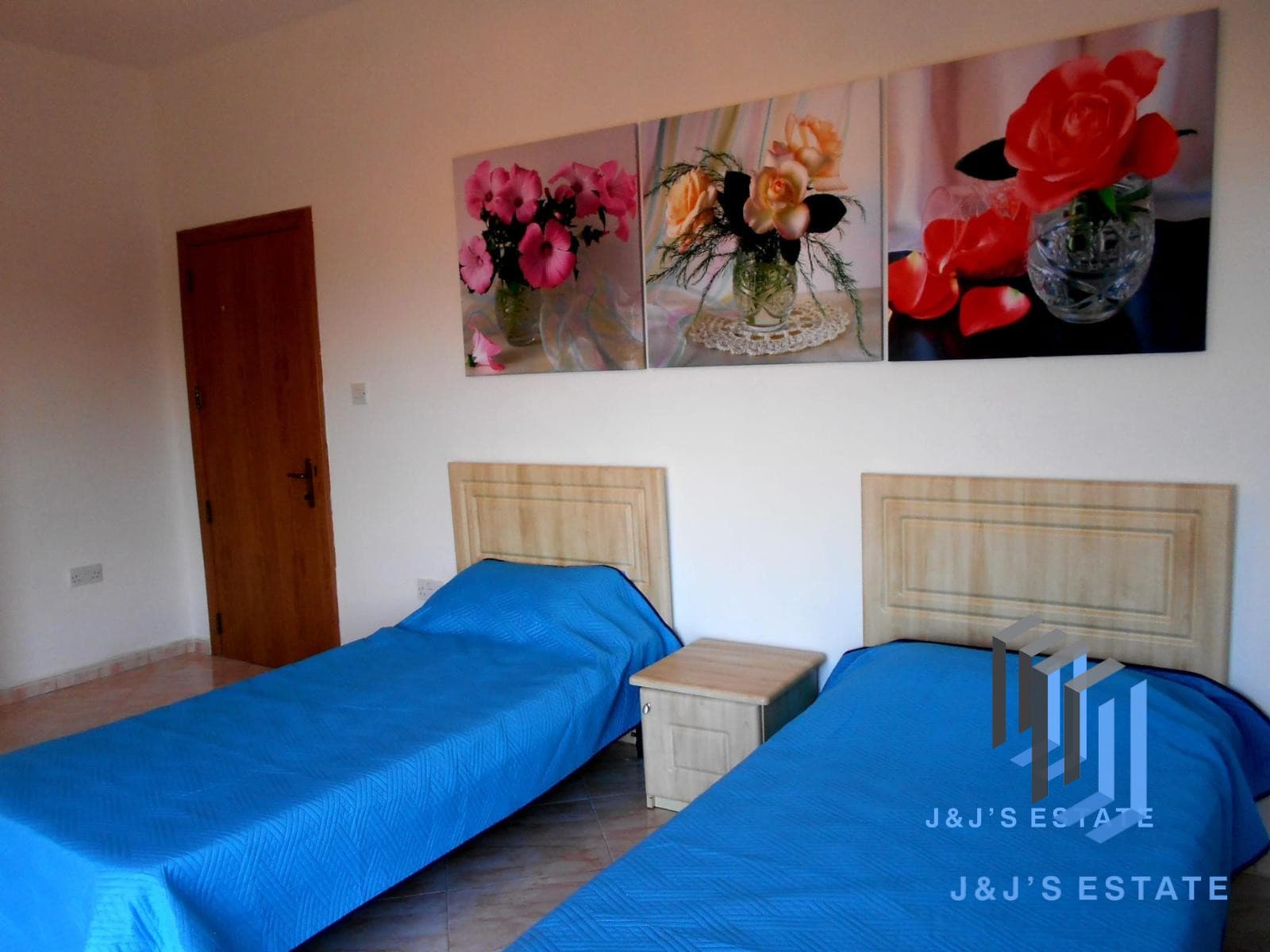 Contemporary 3-Bedroom Apartment in Marsaskala with Sea Views · 4