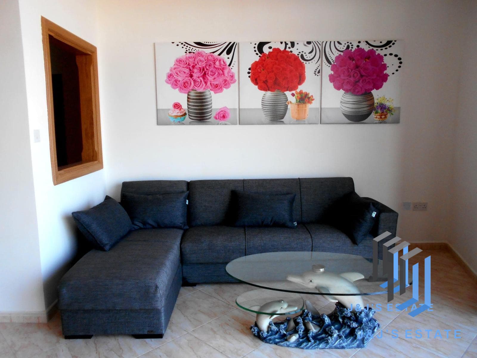 Contemporary 3-Bedroom Apartment in Marsaskala with Sea Views · 7