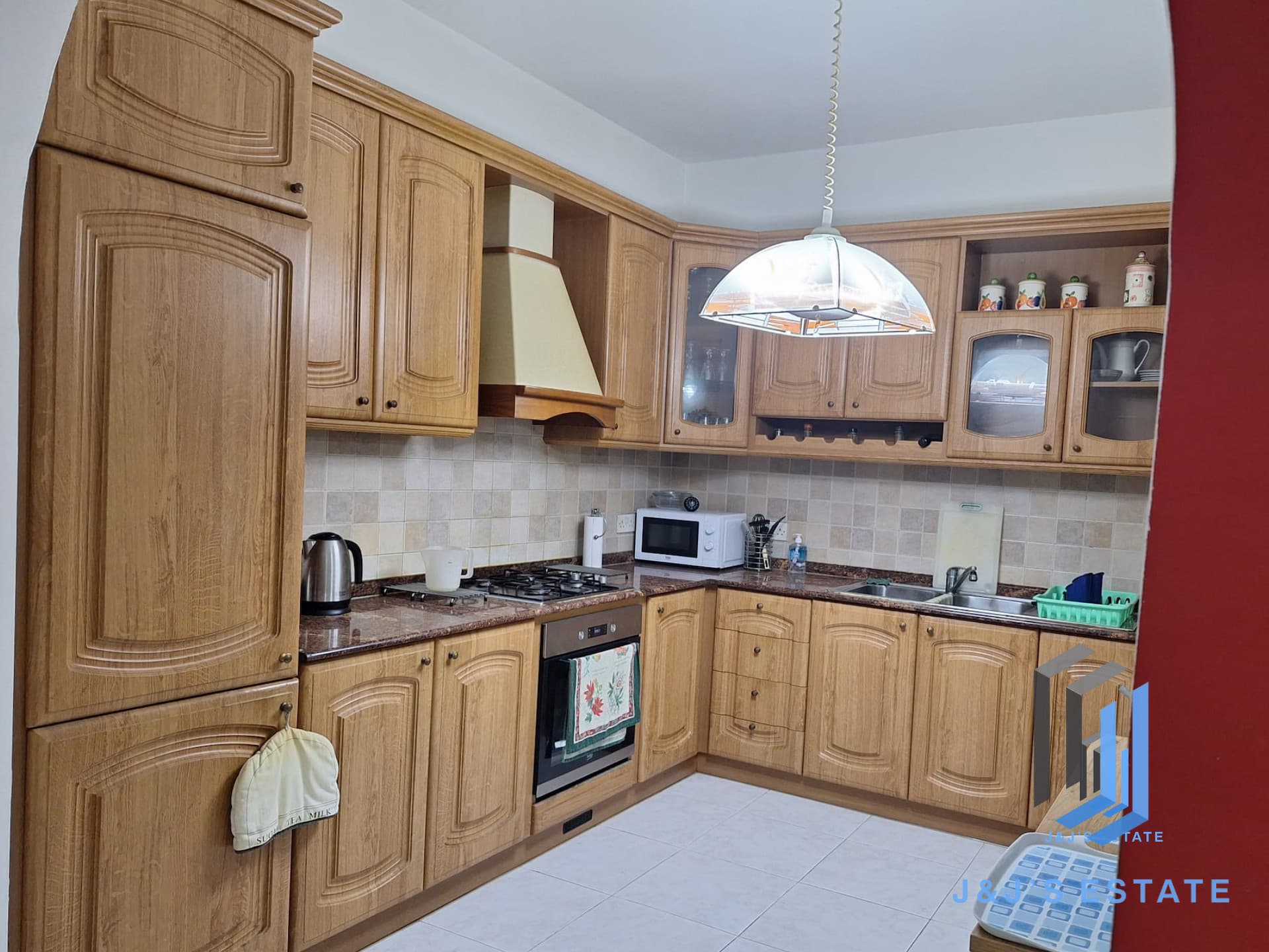 Charming 3-Bedroom Seaside Flat for Rent in Qwara · 2