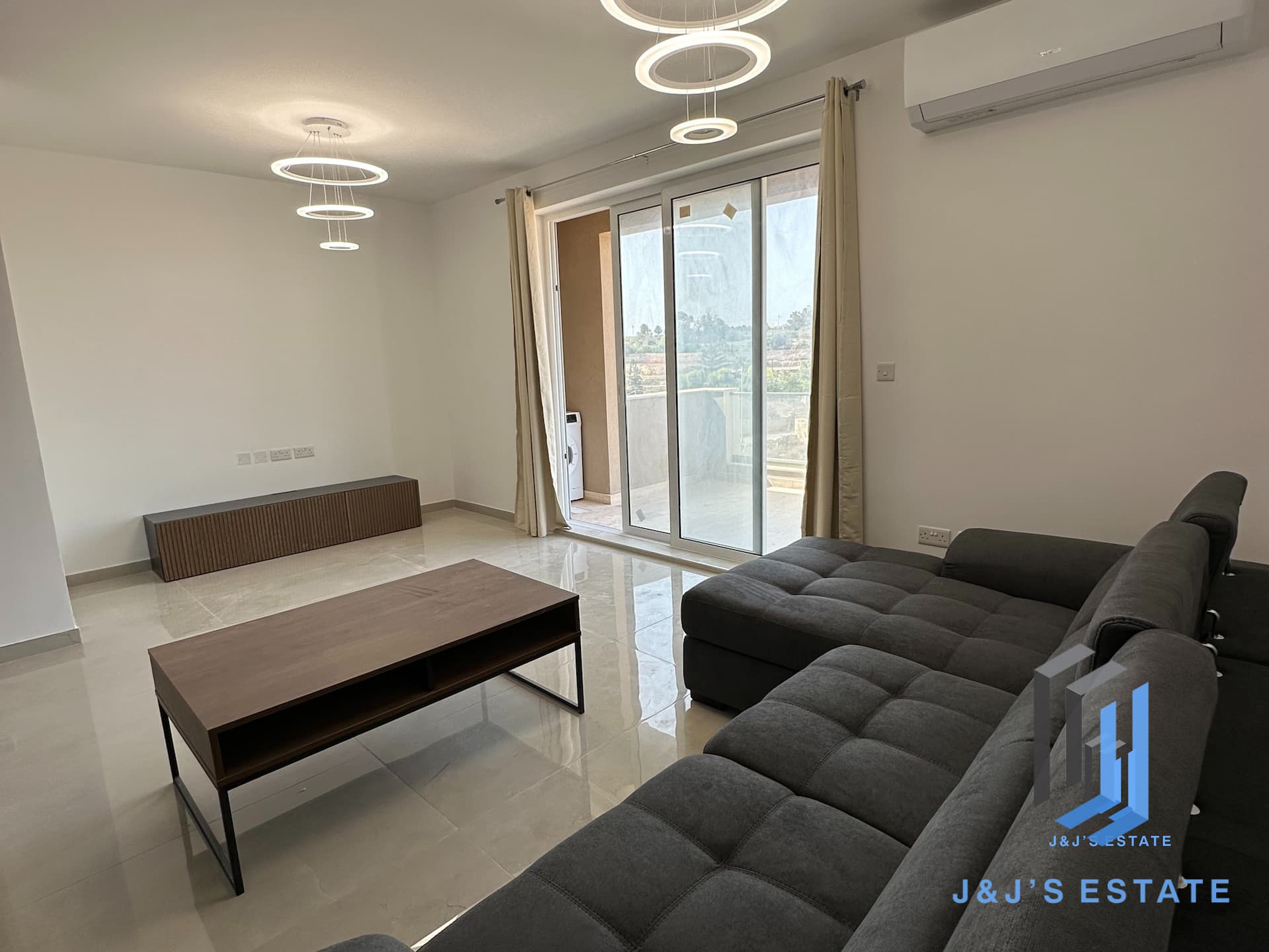 Brand New 3-Bedroom Apartment in Xgħajra · 5