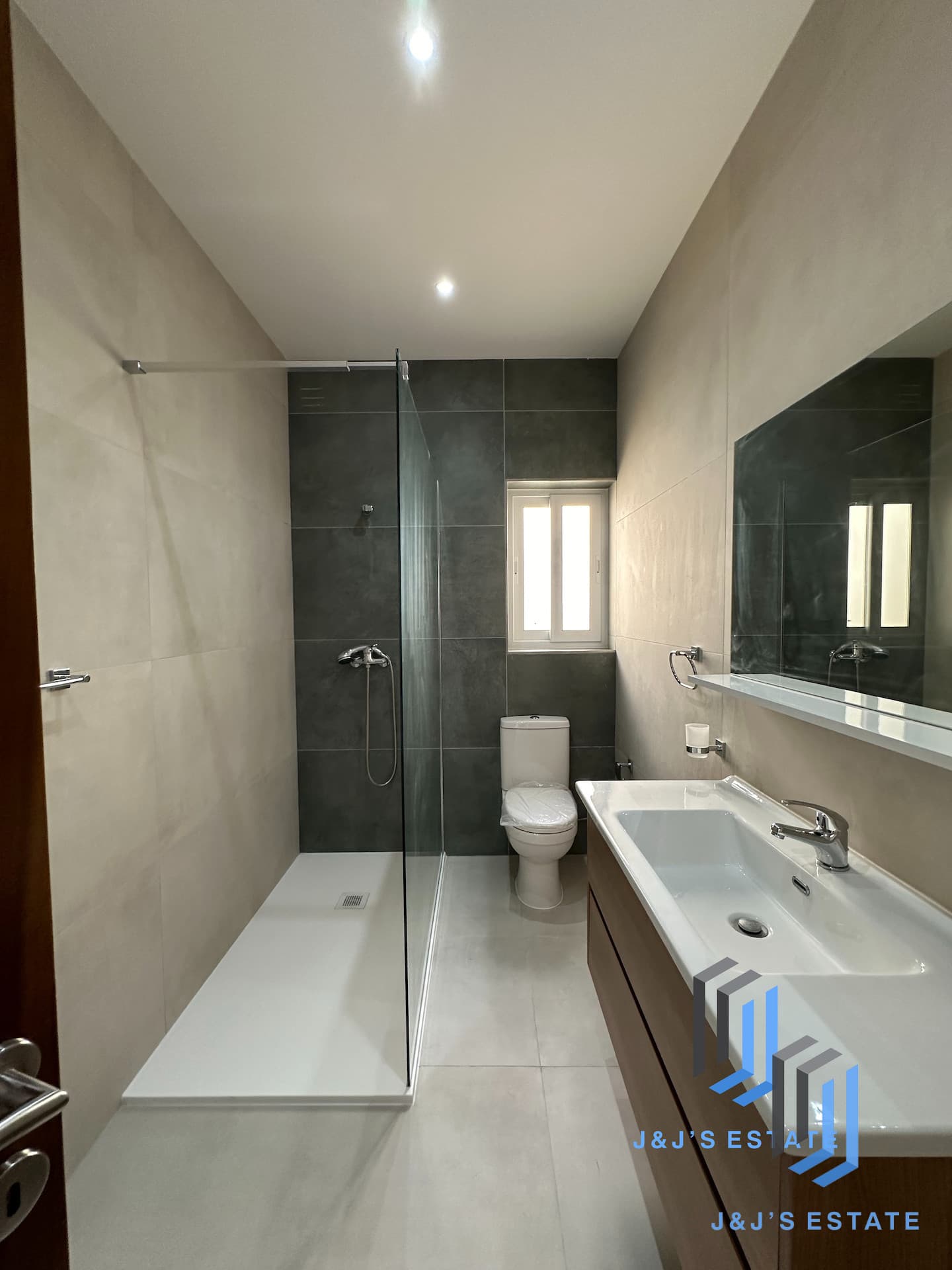 Brand New 2-Bedroom Penthouse in Xghajra - Sea Views · 4