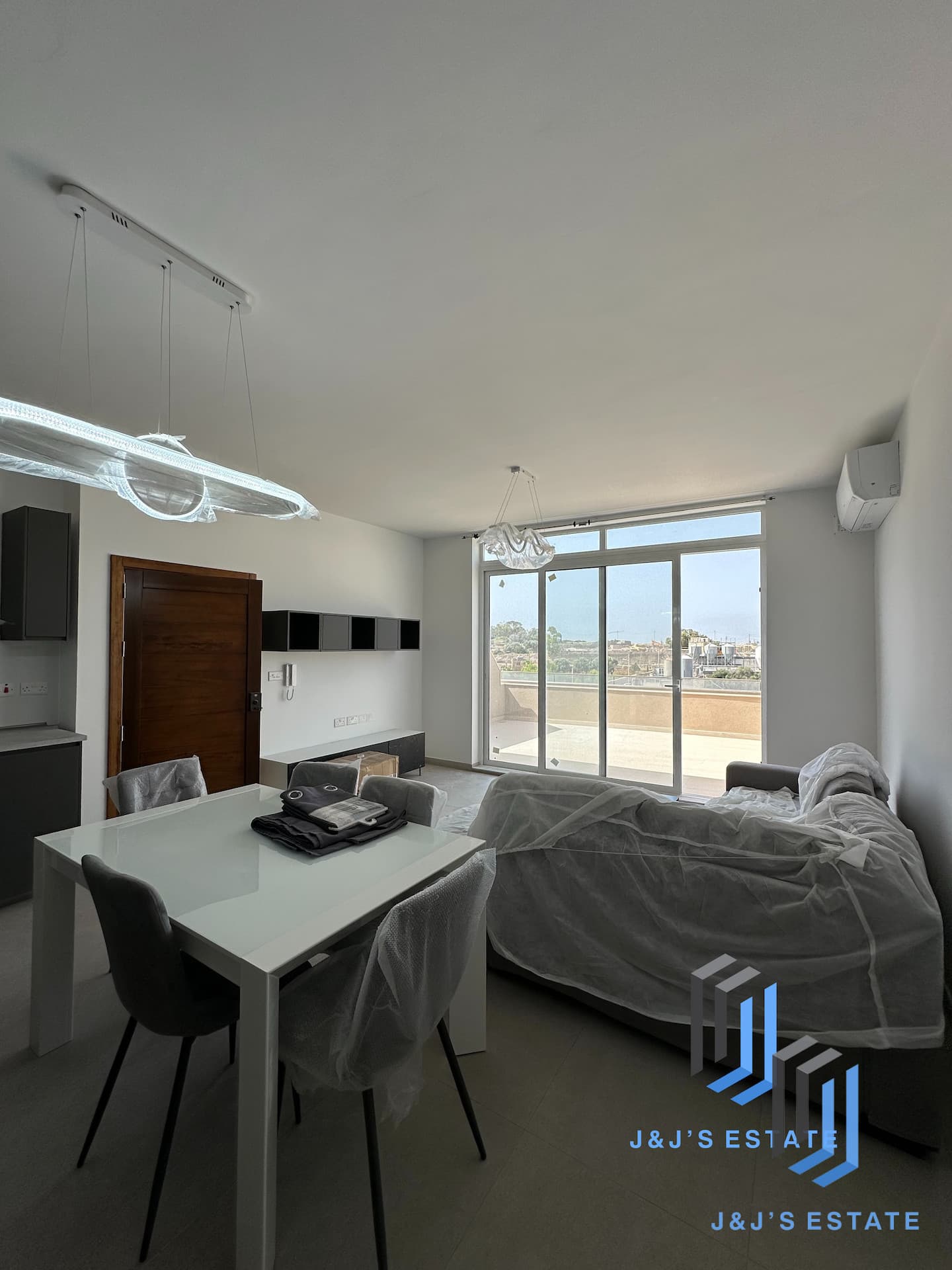Brand New 2-Bedroom Penthouse in Xghajra - Sea and Panoramic Views · 5