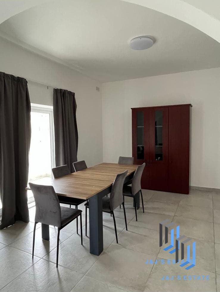 Spacious 3-Bedroom Apartment in Mosta - Pet Friendly · 2