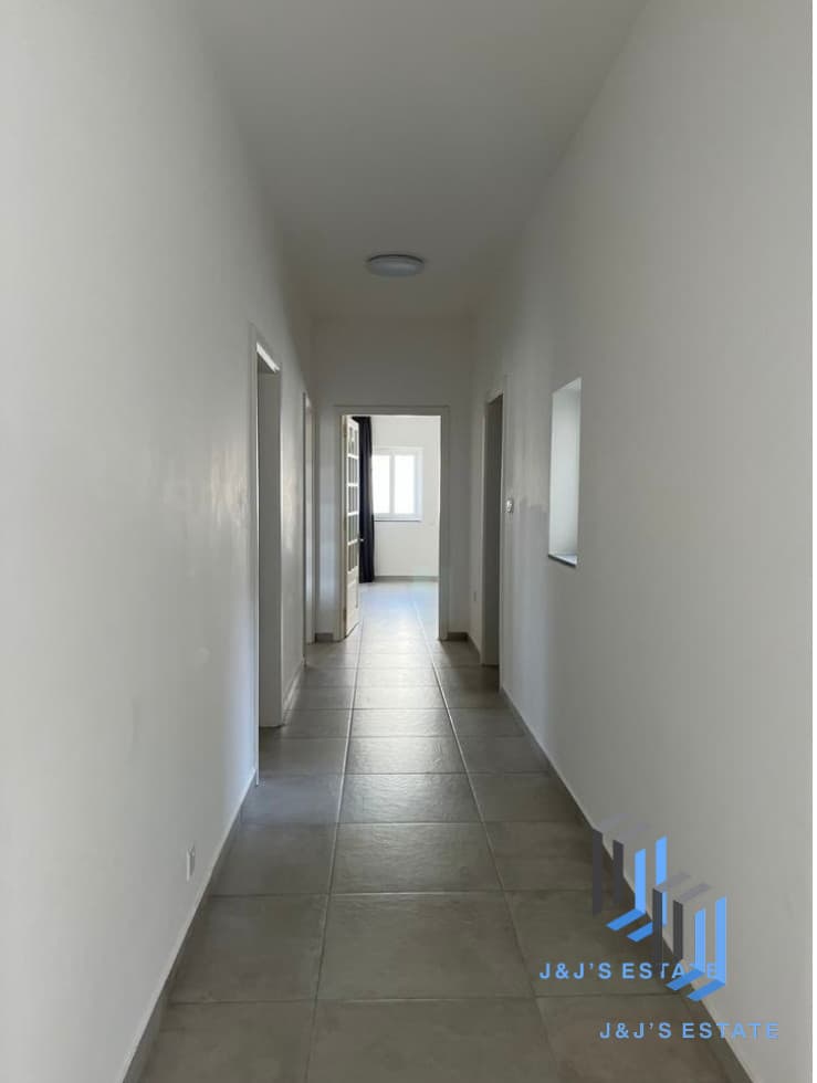 Spacious 3-Bedroom Apartment in Mosta - Pet Friendly · 7