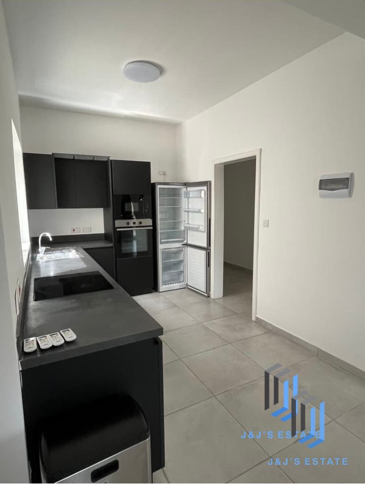 Spacious 3-Bedroom Apartment in Mosta - Pet Friendly · 9