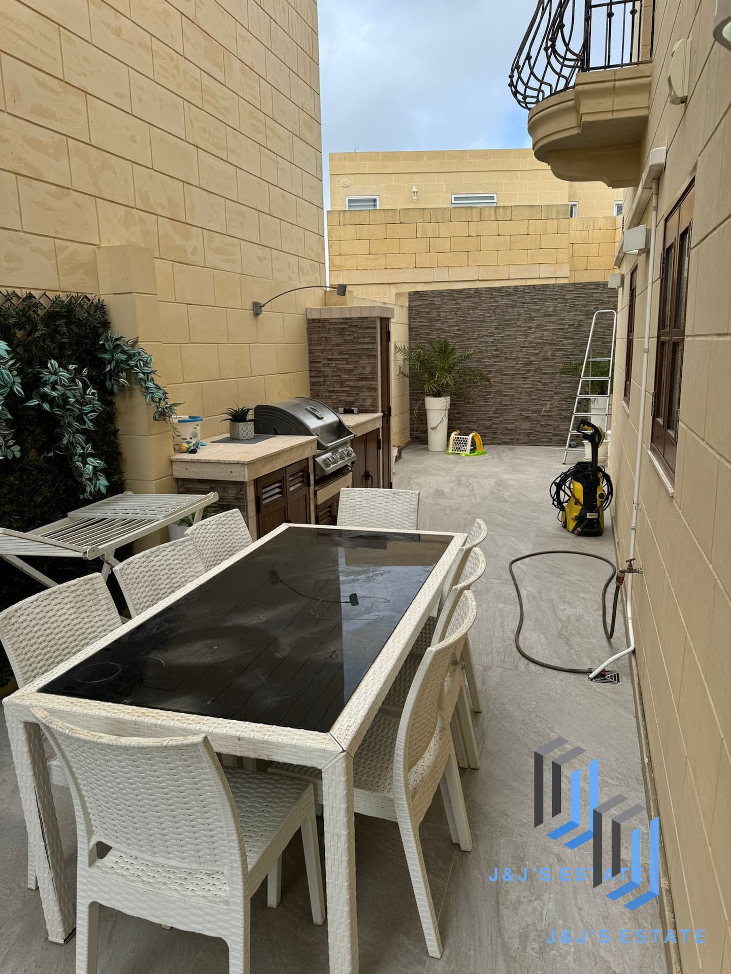 3 bedrooms · Maisonette in Rabat