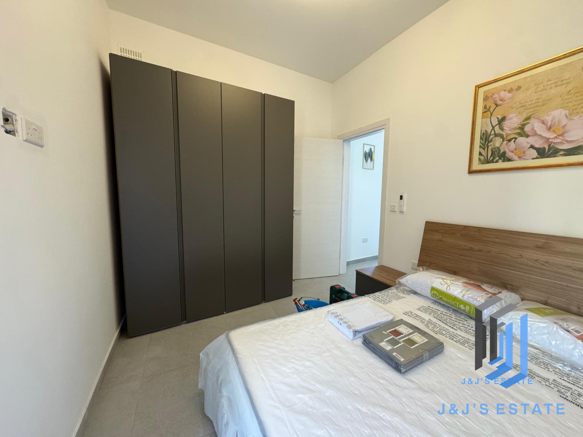 Stylish 1-Bedroom Apartment in Msida · 3