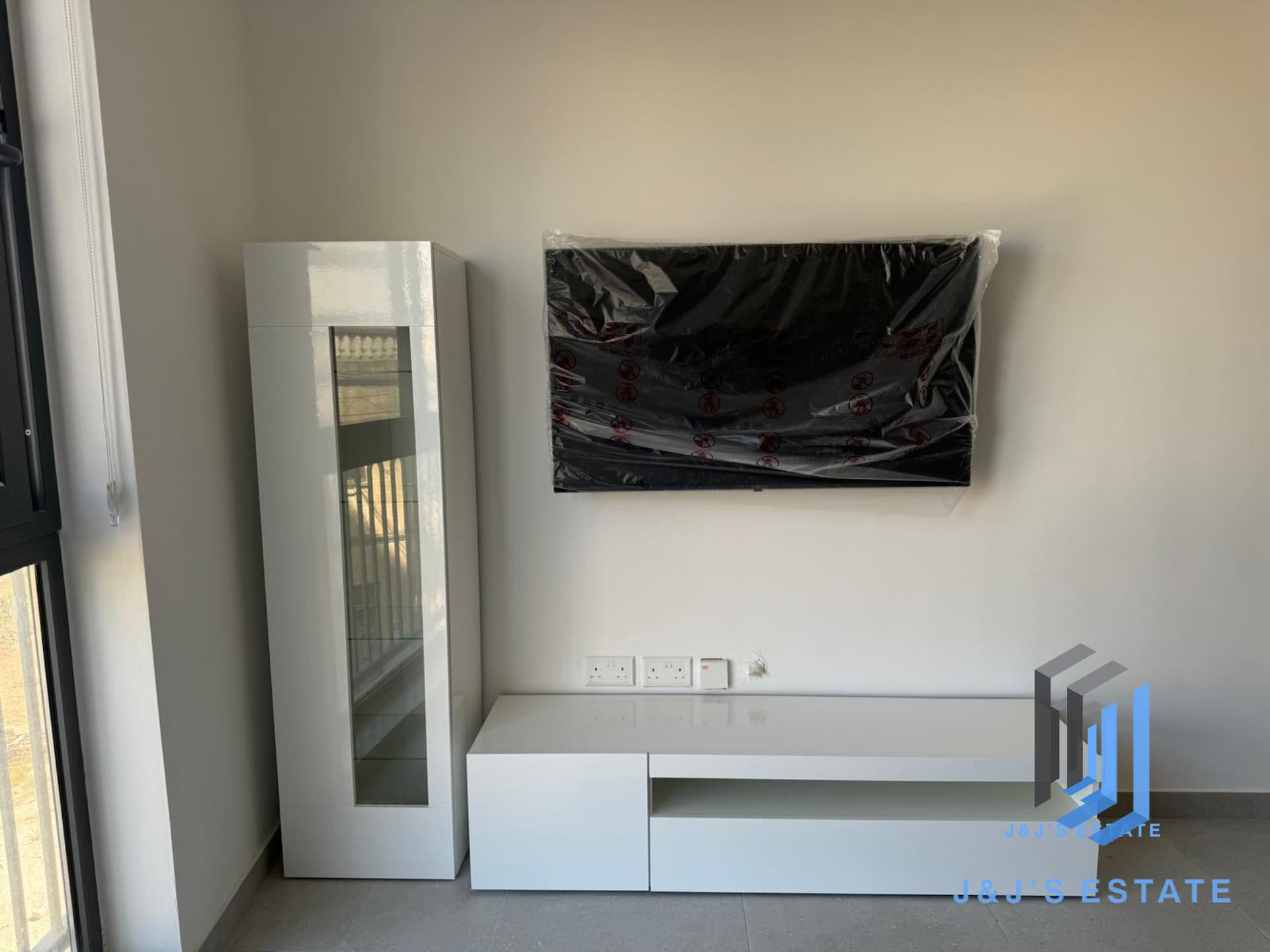 Stylish 1-Bedroom Apartment in Msida · 5