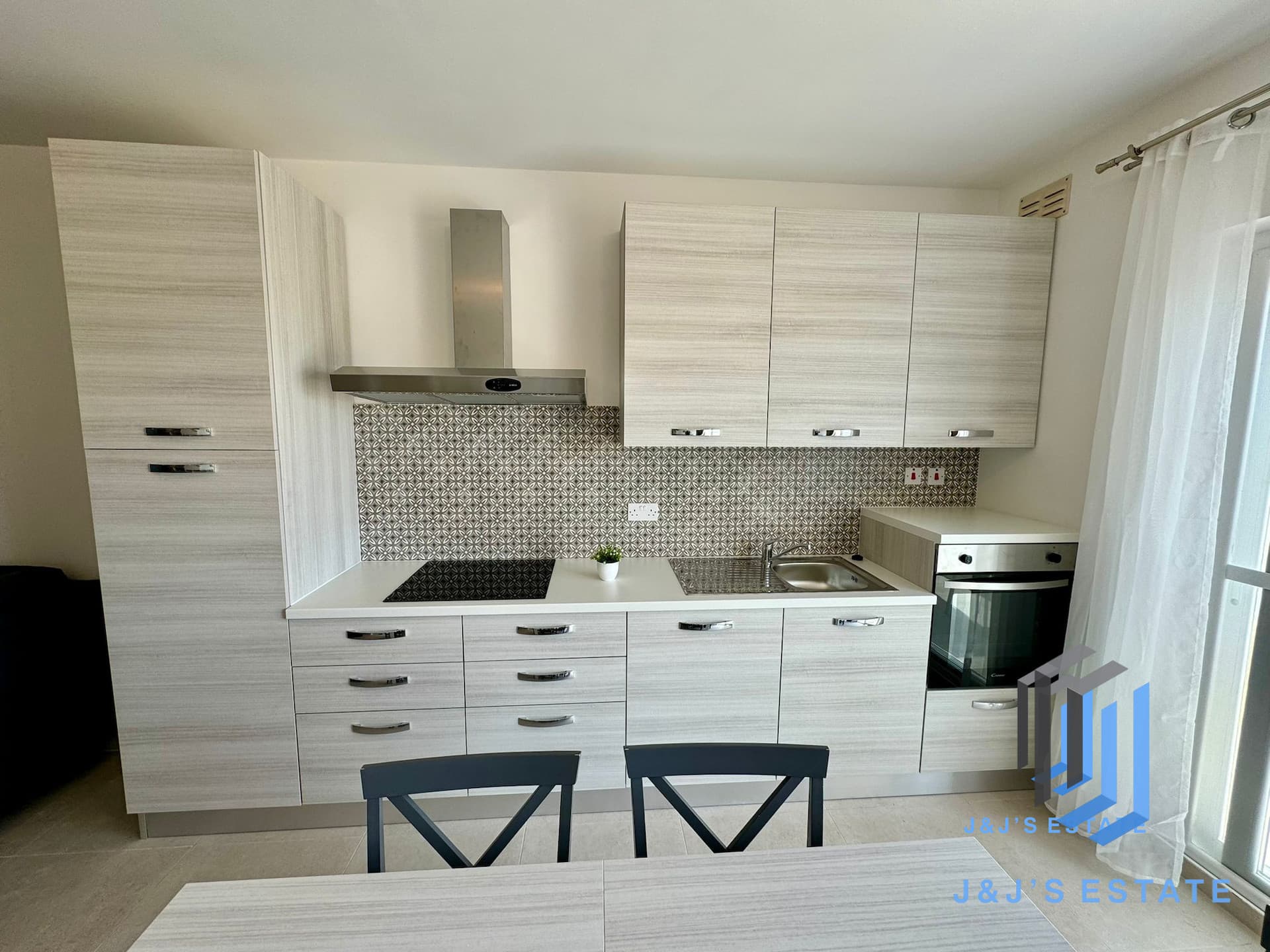 Modern 2-Bedroom Apartment in Rabat · 3