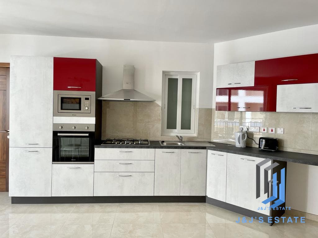 Beautiful Apartment in Qawra · 3