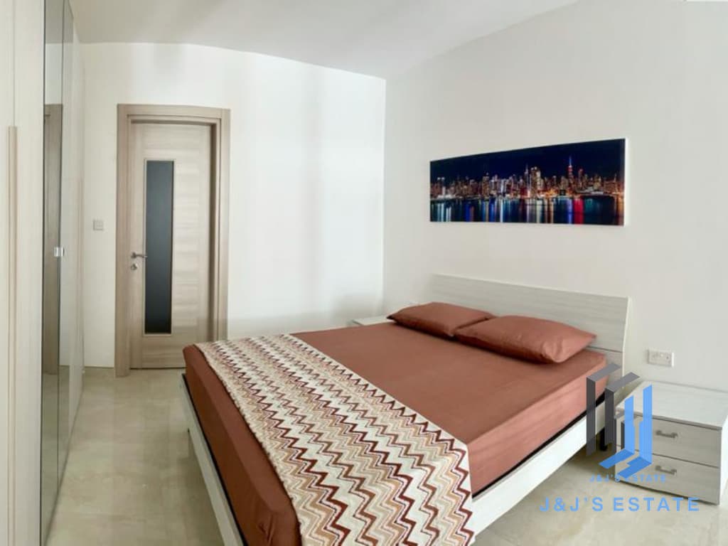 Beautiful Apartment in Qawra · 4