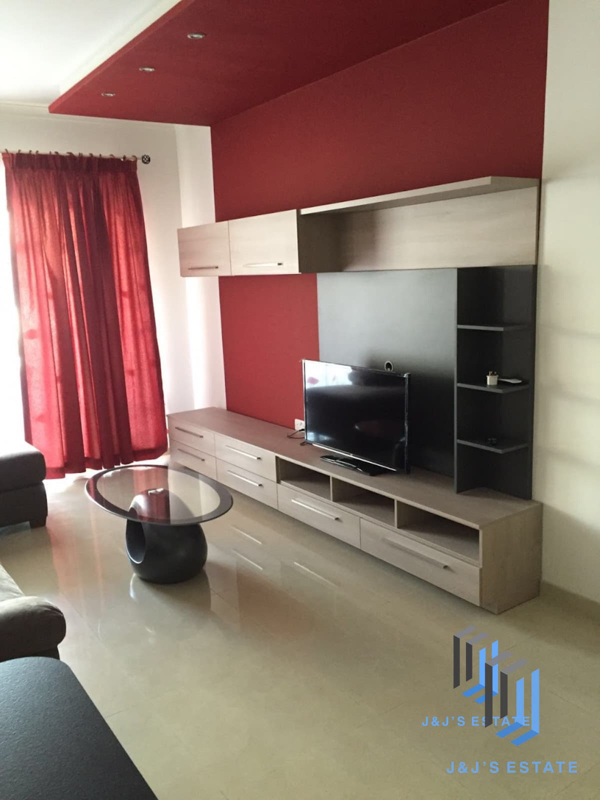 Modern three-bedroom apartment with balconies in Attard · 2