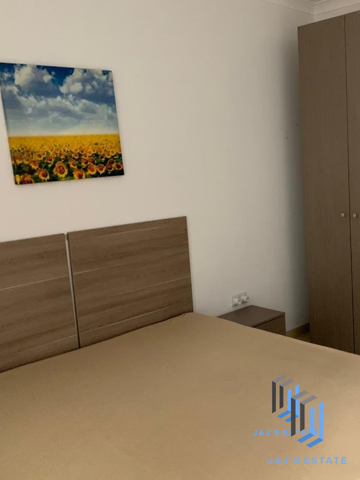 Modern three-bedroom apartment with balconies in Attard · 4
